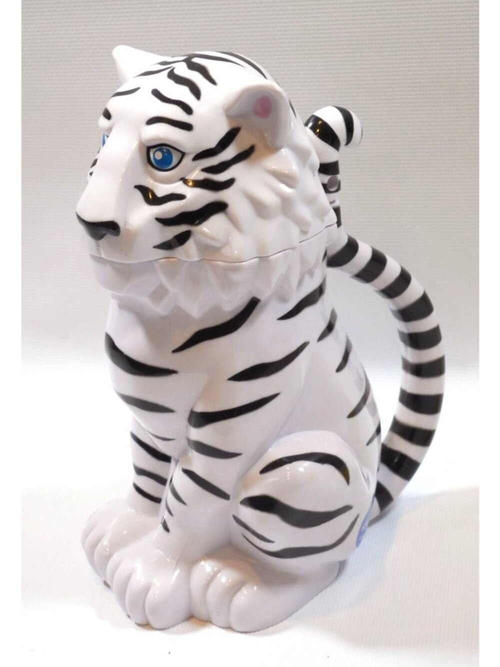 Ringling Bros and Barnum & Bailey Circus White Tiger Plastic Souvenir Mug /Stein